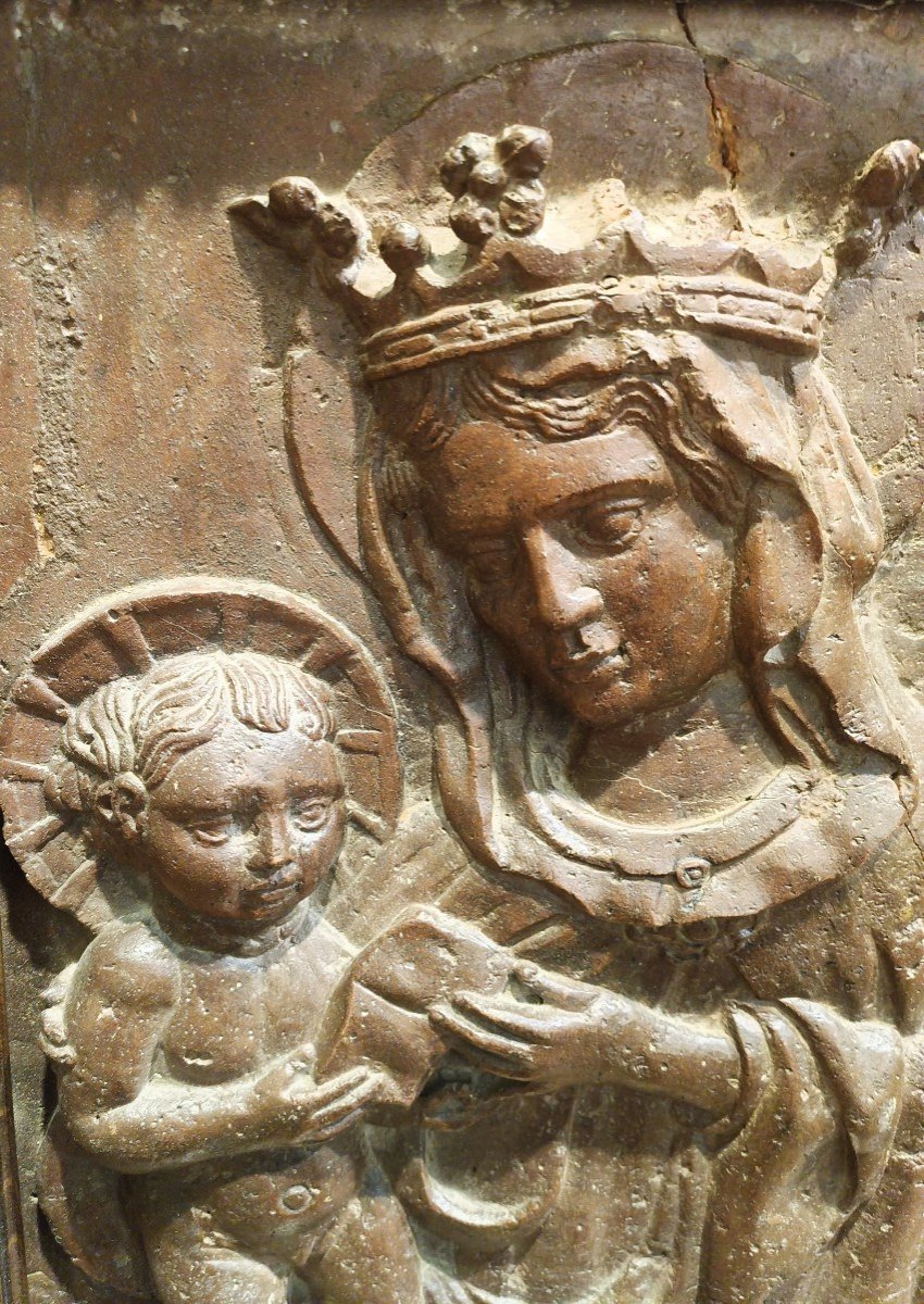 Haut-relief En Terre Cuite Représentant La Vierge à l'Enfant. Italie, XVIe Siècle-photo-4