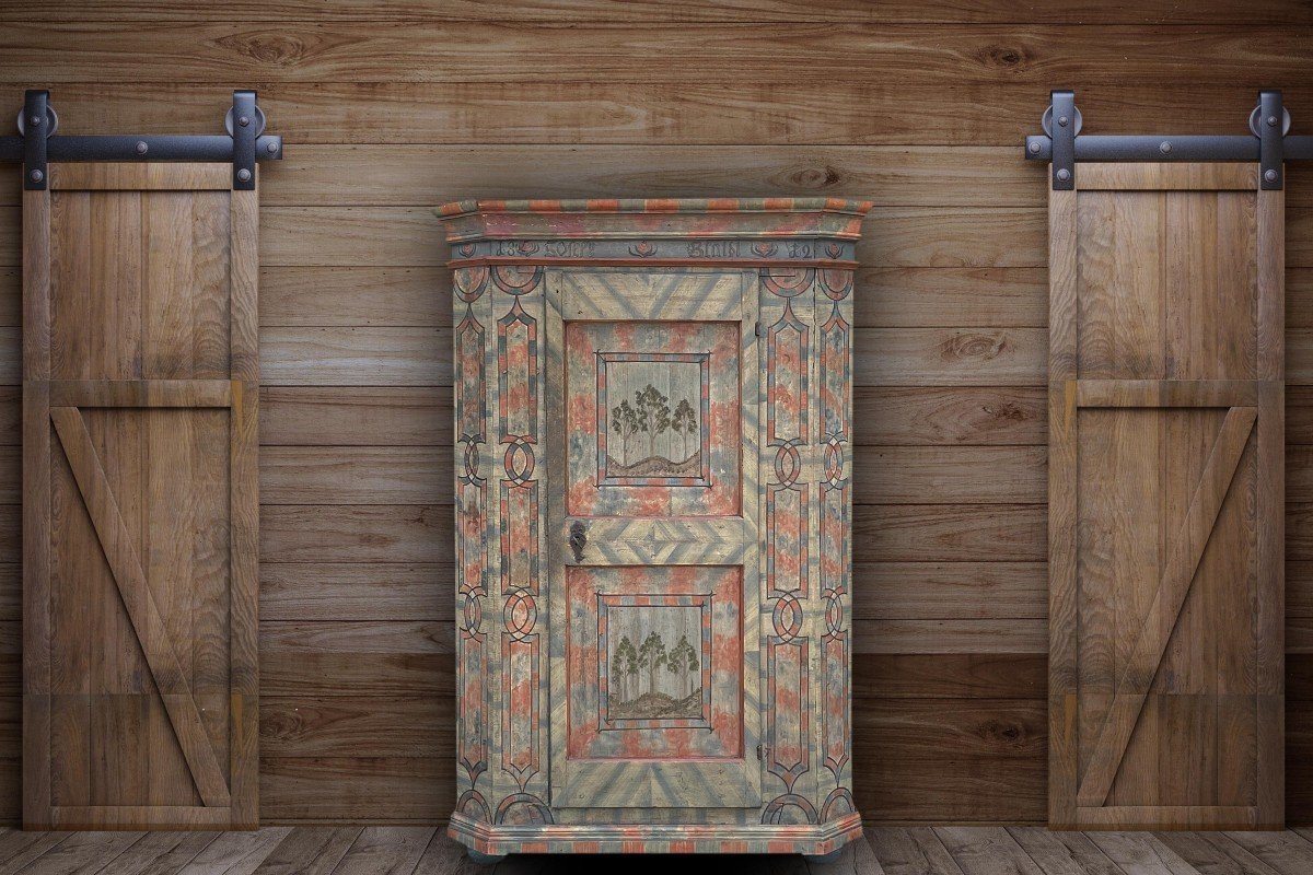 1812 Light Painted Cabinet -photo-4