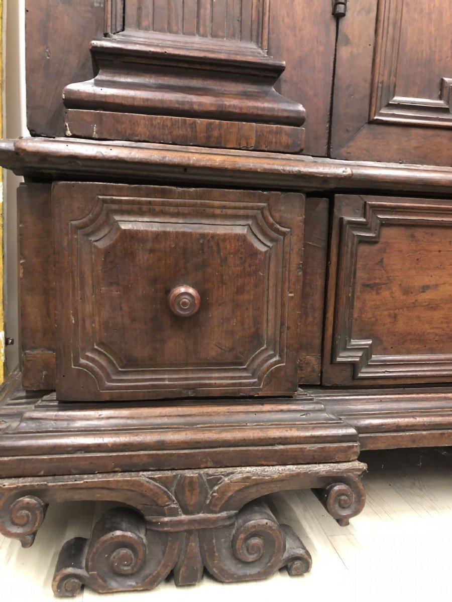 Walnut Wardrobe With Perforated Cymas And Coat Of Arms, With Lily Of The Farnese Family, Parma-photo-3