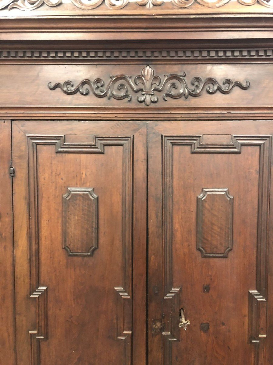 Walnut Wardrobe With Perforated Cymas And Coat Of Arms, With Lily Of The Farnese Family, Parma-photo-4