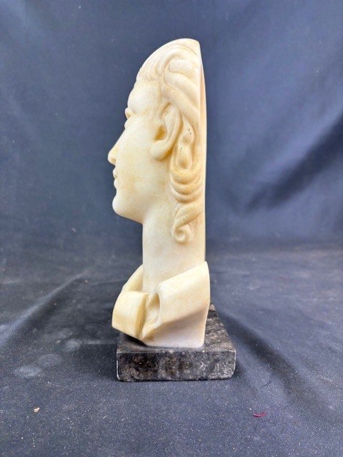 Sculpture Depicting The Face  In Alabaster-photo-4