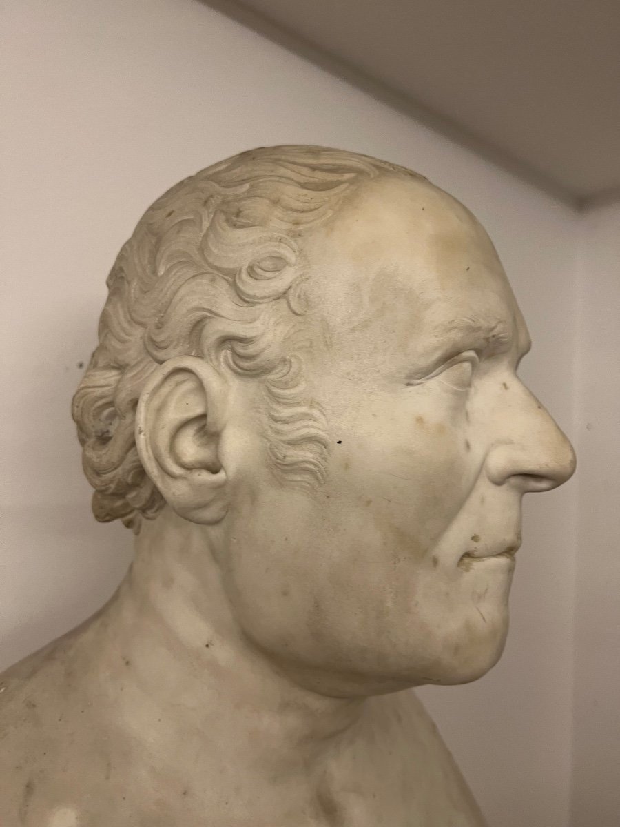 White Marble Bust Depicting A Gentleman.-photo-3