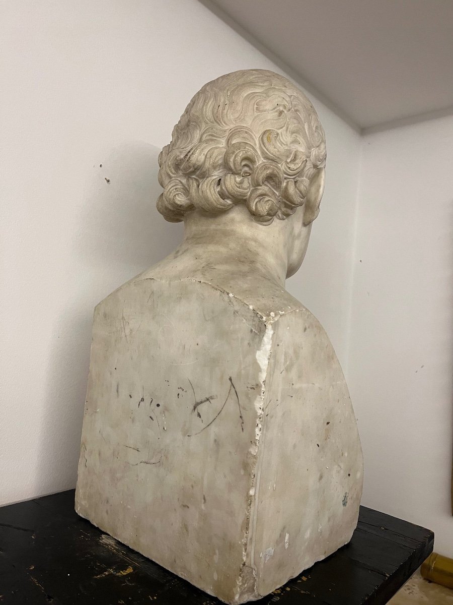 White Marble Bust Depicting A Gentleman.-photo-4