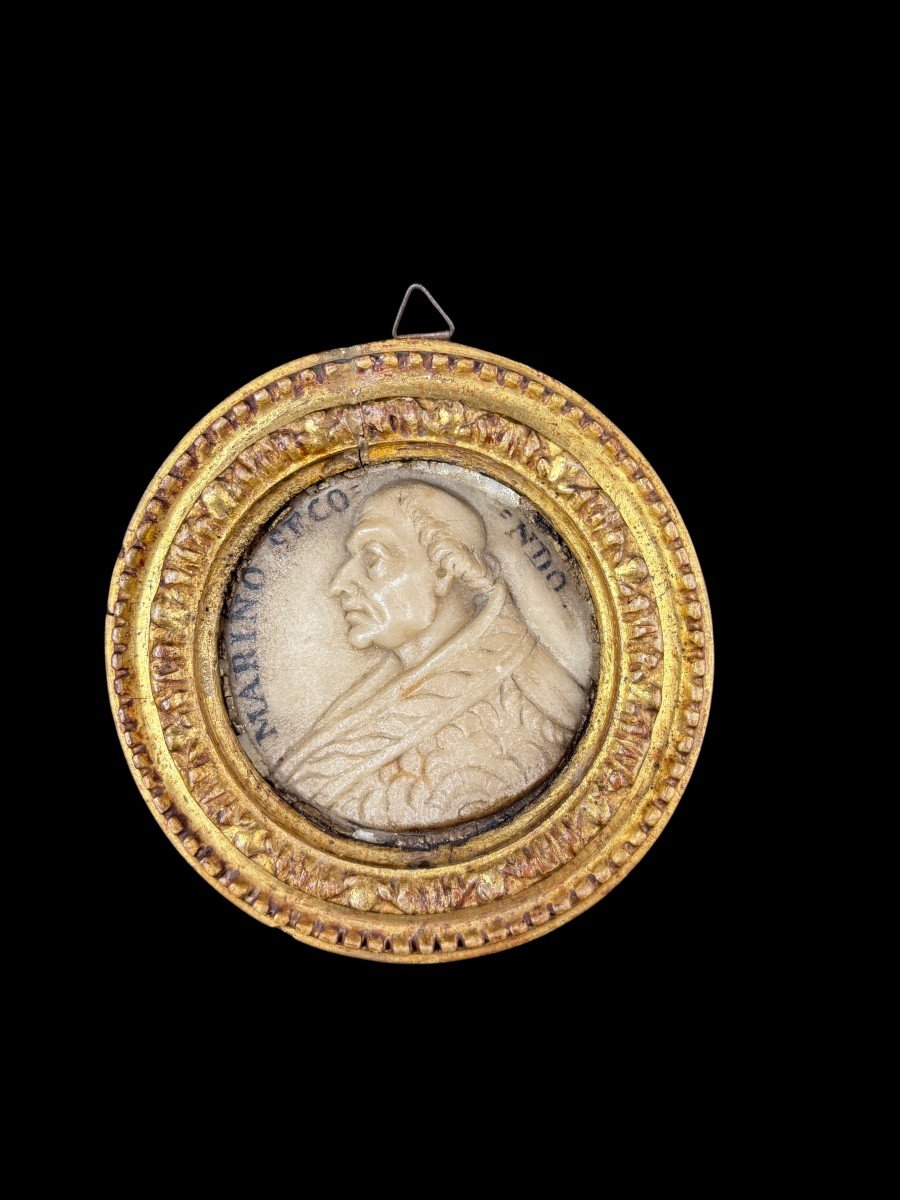 Profile Of Pope Martin II In Marble In Golden Wood Frame And Carved