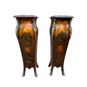  Pair Of Pedestals With Bronzes And With 4 Painted Facades