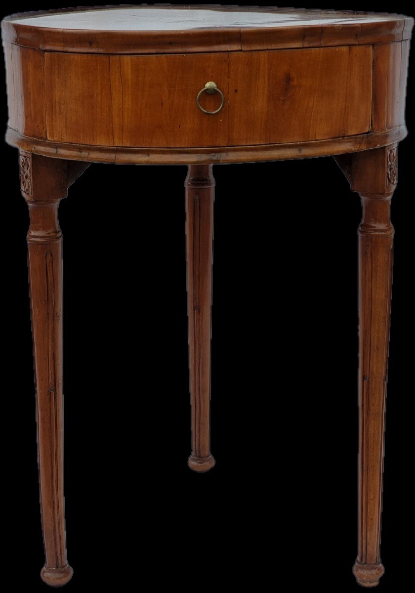 18th-century Venetian Round Table With Three Legs-photo-2