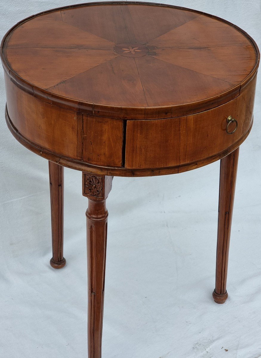 18th-century Venetian Round Table With Three Legs-photo-3