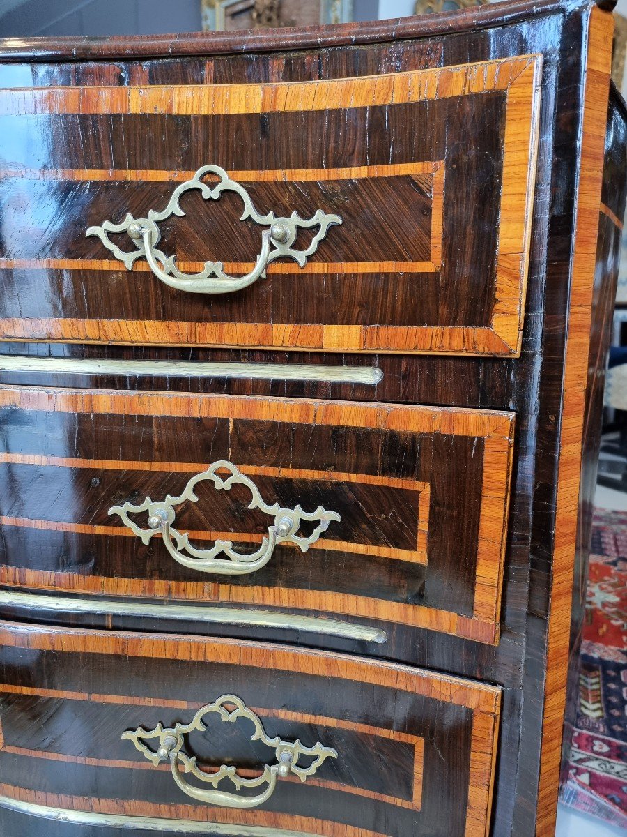 Mid-18th Century Sicilian Chest Of Drawers With Shaped Front And Sides-photo-4