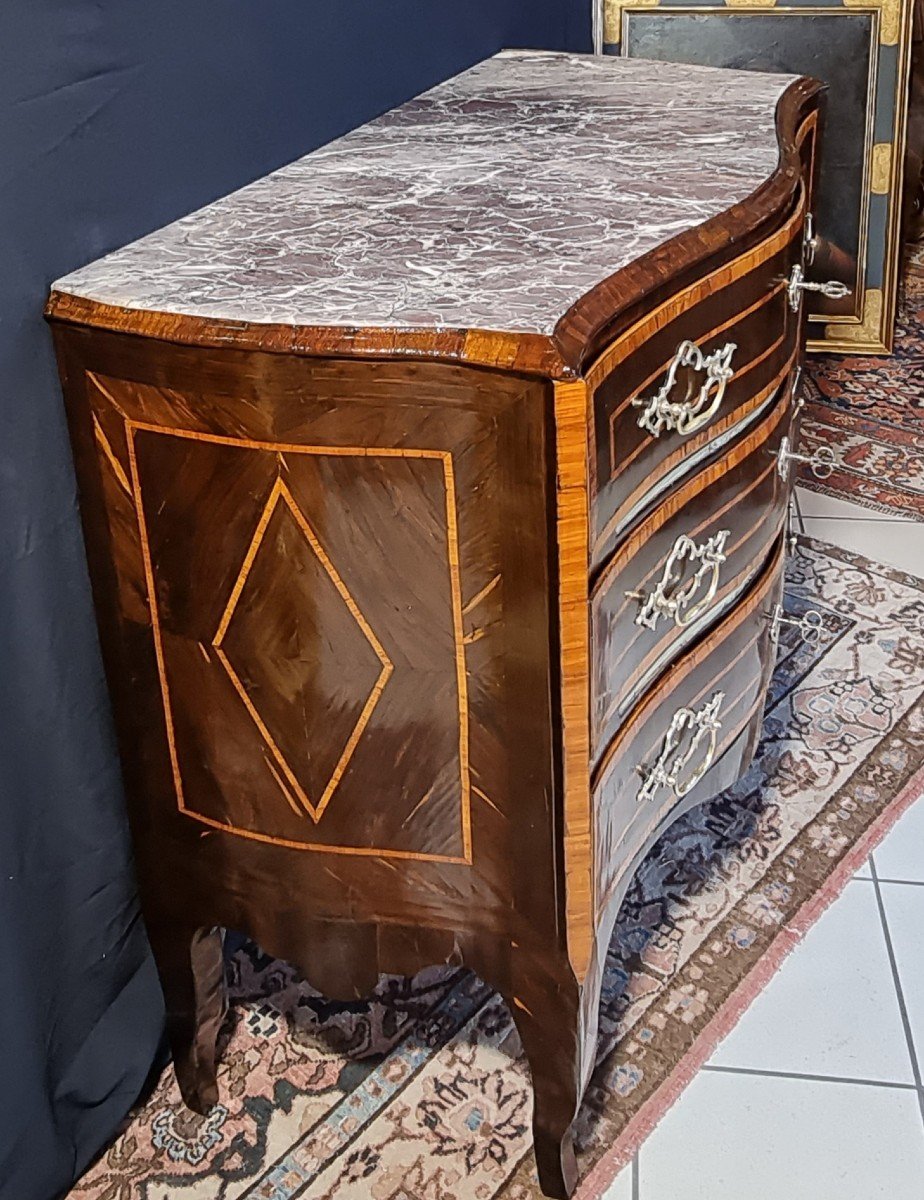 Mid-18th Century Sicilian Chest Of Drawers With Shaped Front And Sides-photo-6