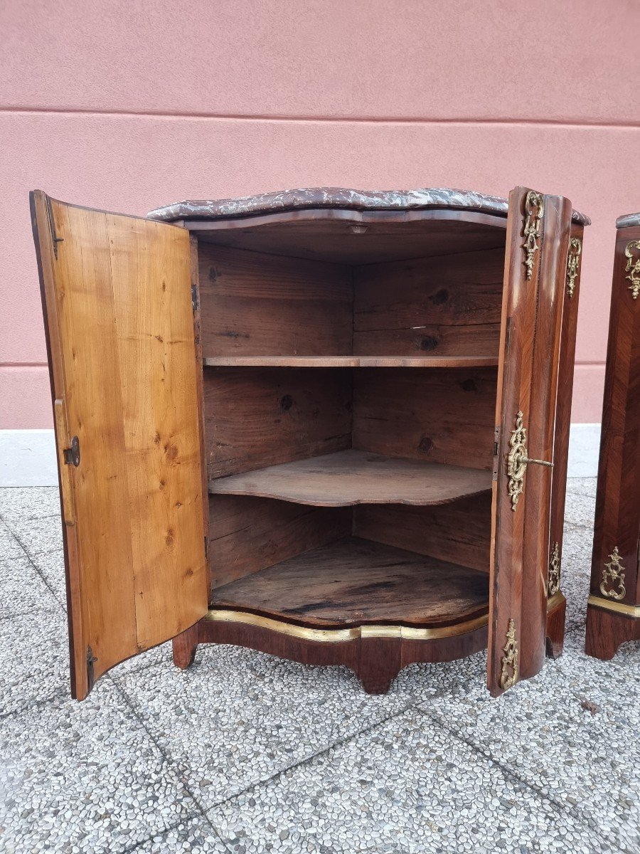 Pair Of 18th-century Sicilian Corner Cabinets-photo-2