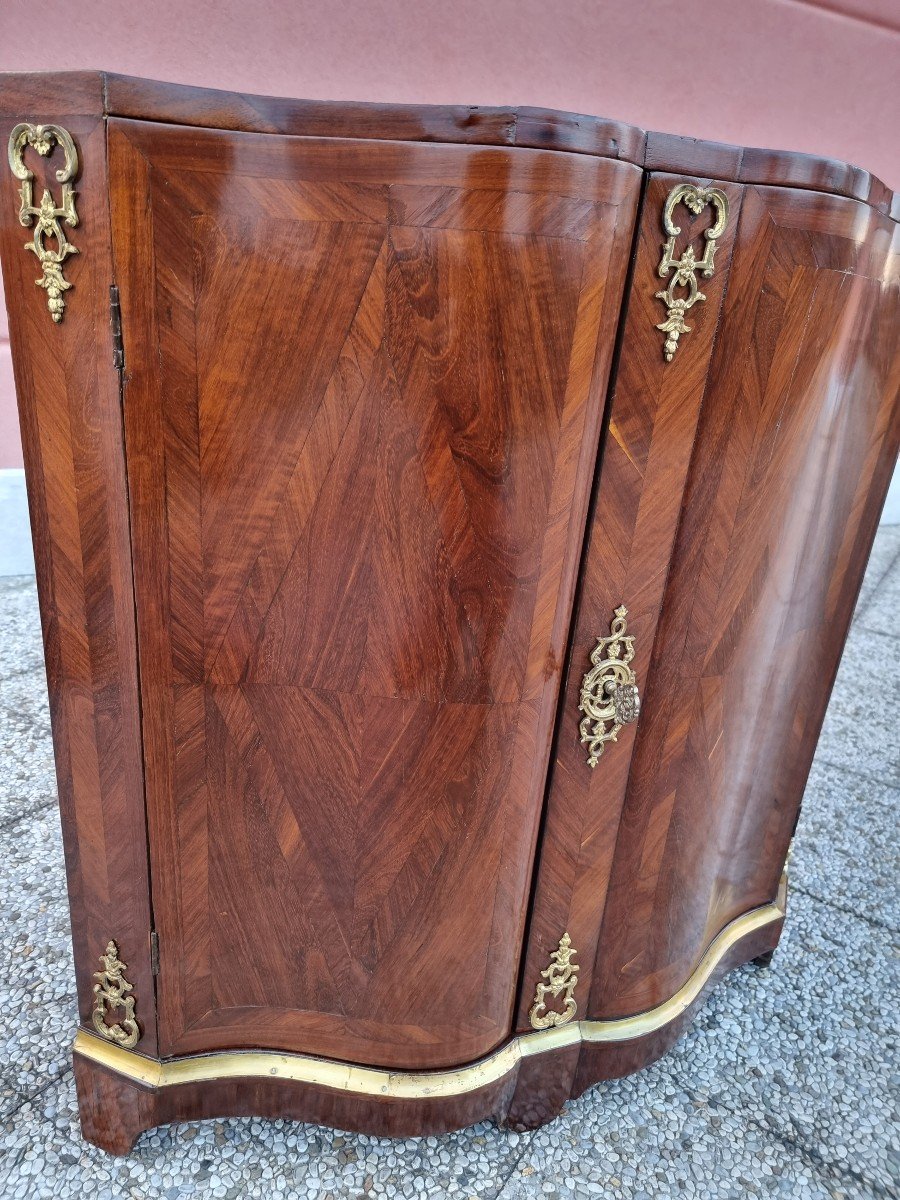 Pair Of 18th-century Sicilian Corner Cabinets-photo-7