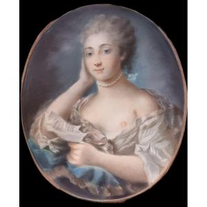 Pastel Portrait On Paper Of A Young Lady With A Letter – French School Of The 18th Century