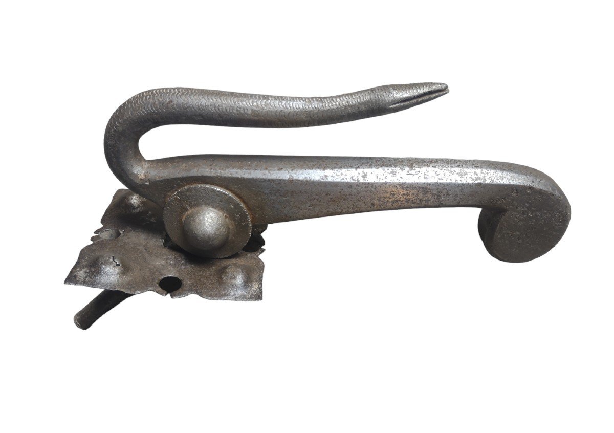 Zoomorphic Wrought Iron Door Knocker XVII Century-photo-2