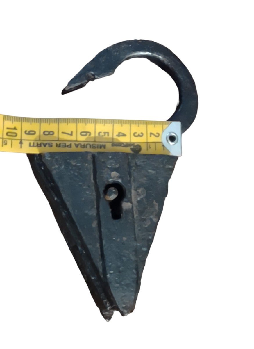 Large Triangular Padlock XVI Century -photo-1