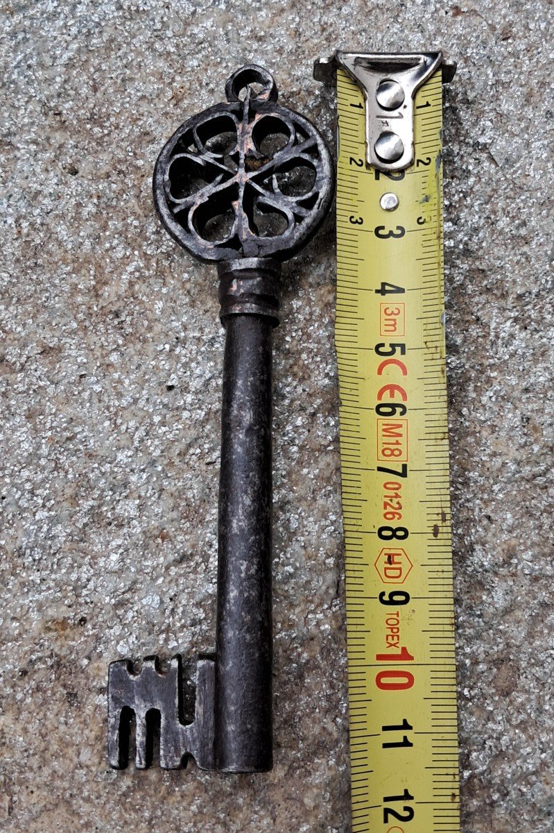 Wrought Iron Venetian Key XVI Century-photo-2