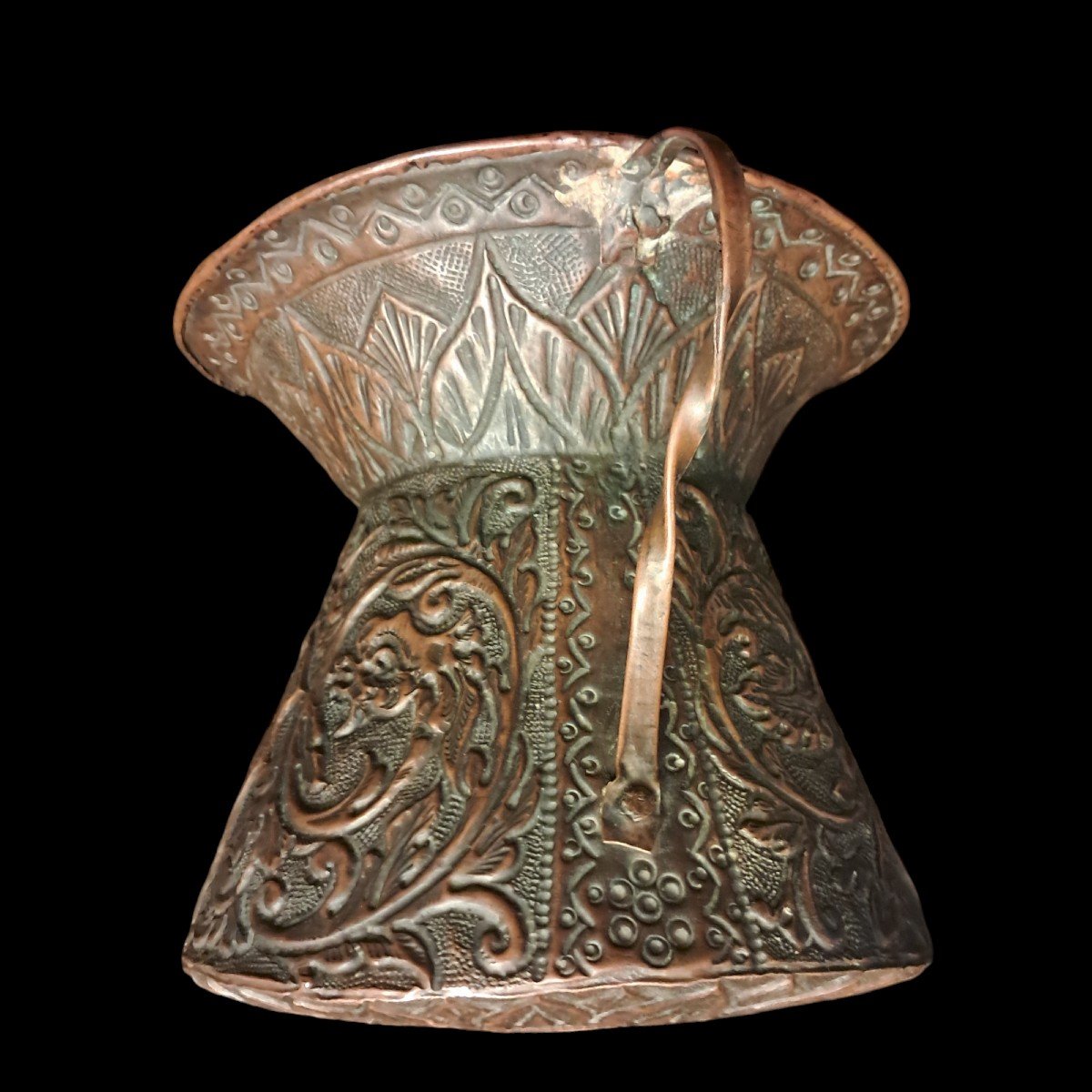 Small Embossed Copper Vase, Early 18th Century-photo-2