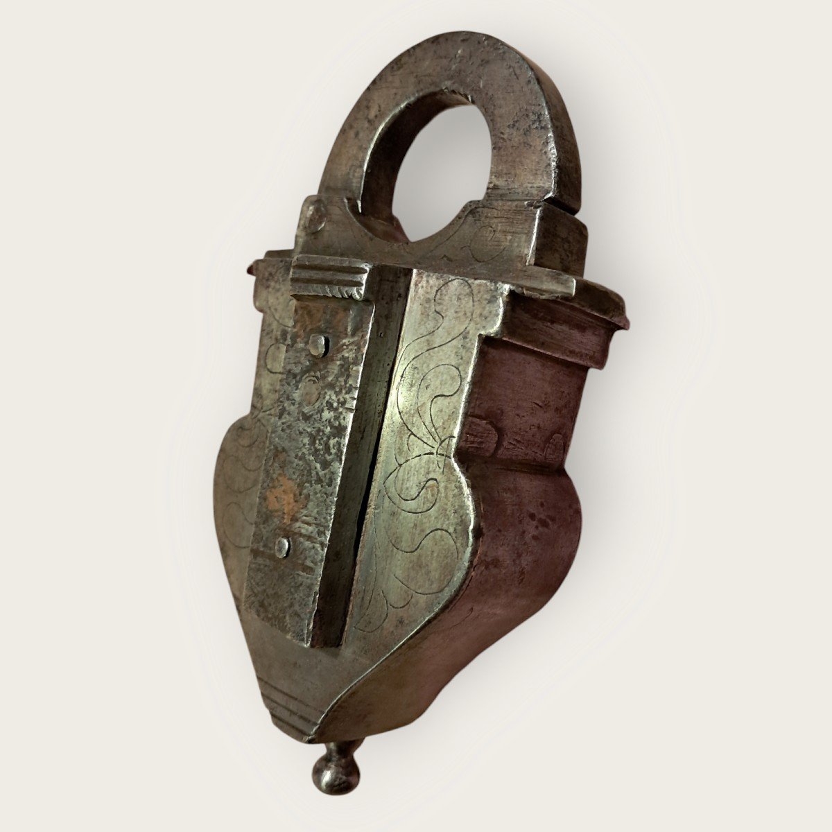 Engraved Wrought Iron German Padlock XVII Century-photo-7