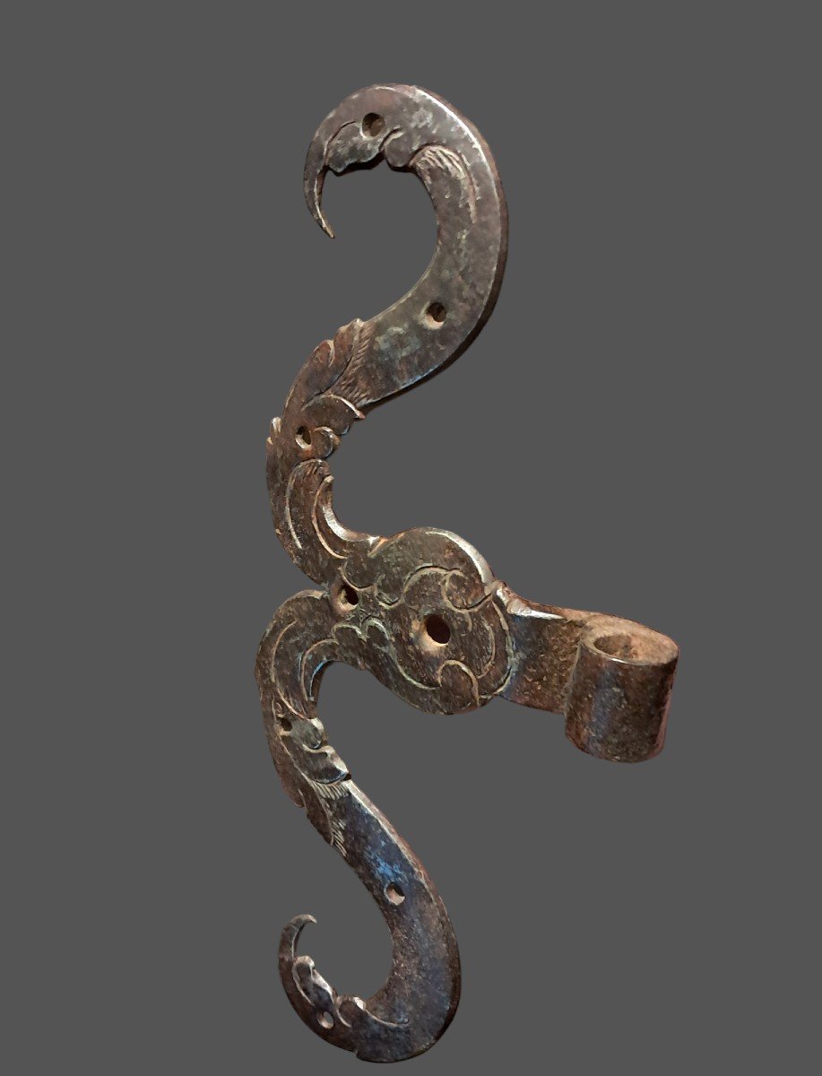 Important Pair Of "moustache" Door Hinges In Forged And Engraved Iron South Tyrol XVII Century-photo-3