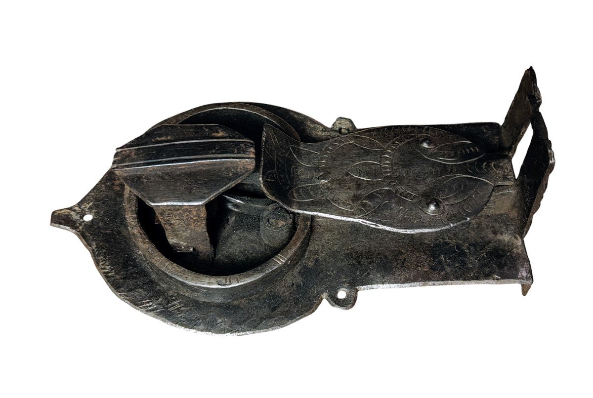 Engraved Wrought Iron Chest Lock XVII Century With Key-photo-8