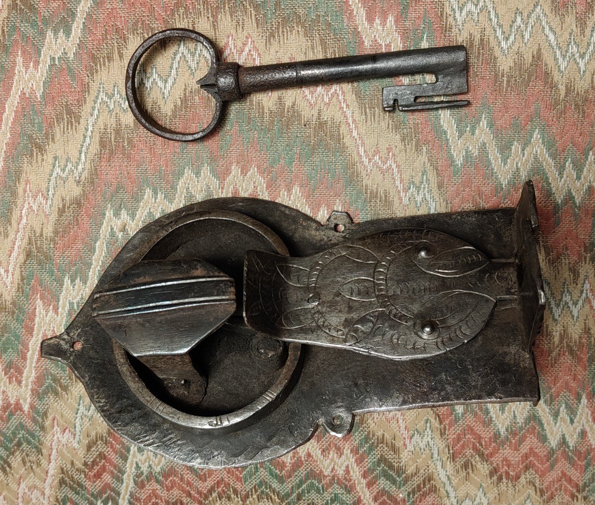 Engraved Wrought Iron Chest Lock XVII Century With Key