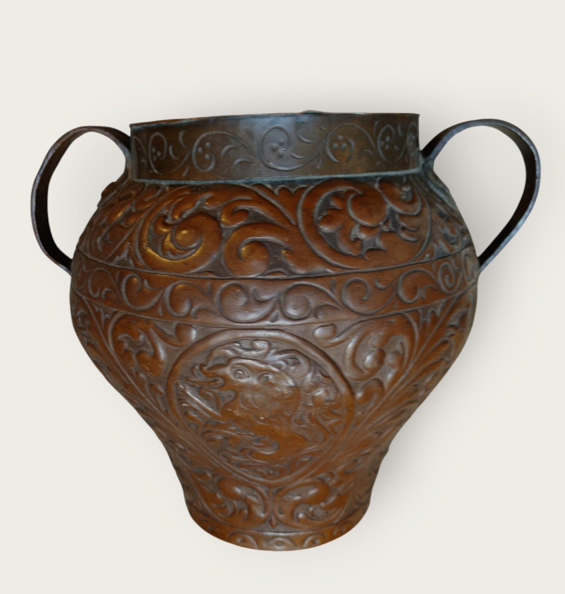 Italian Vase With Double Handle In Embossed Copper 18th Century-photo-1