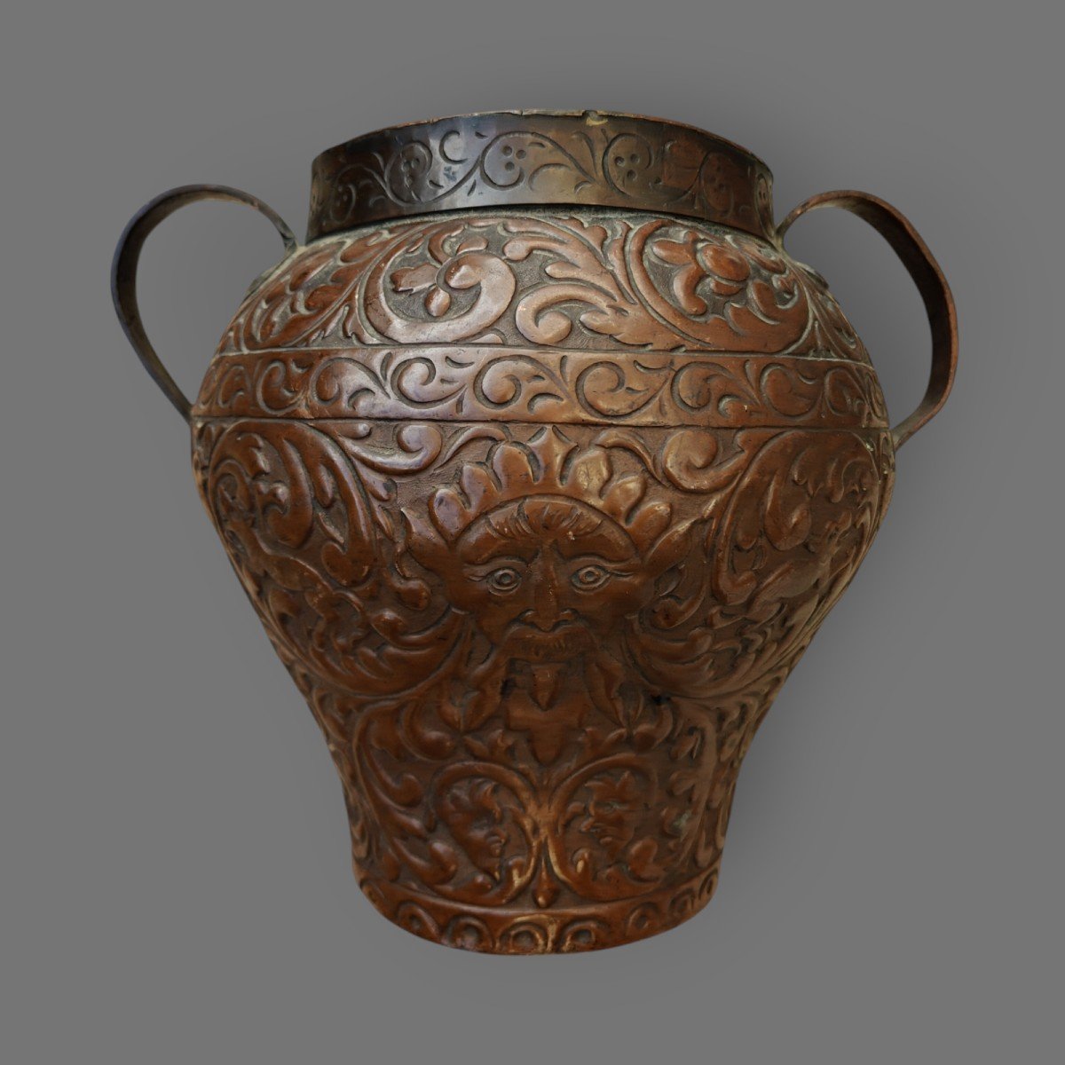 Italian Vase With Double Handle In Embossed Copper 18th Century-photo-2