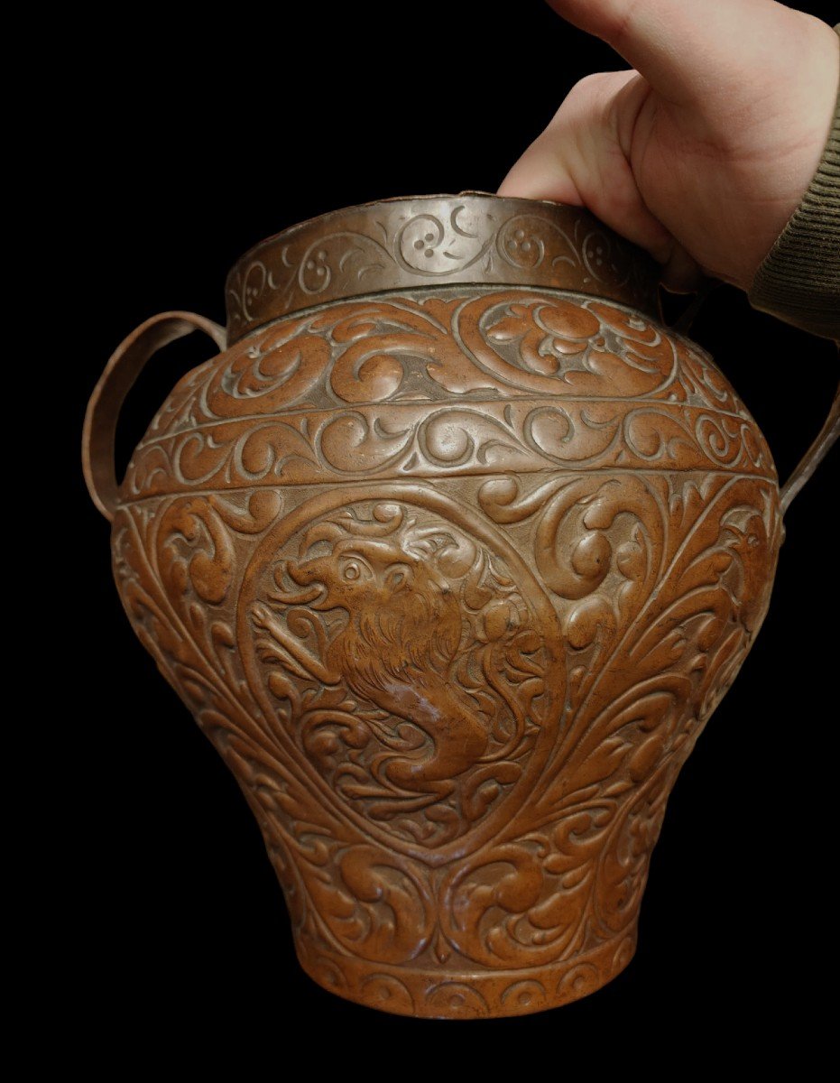 Italian Vase With Double Handle In Embossed Copper 18th Century