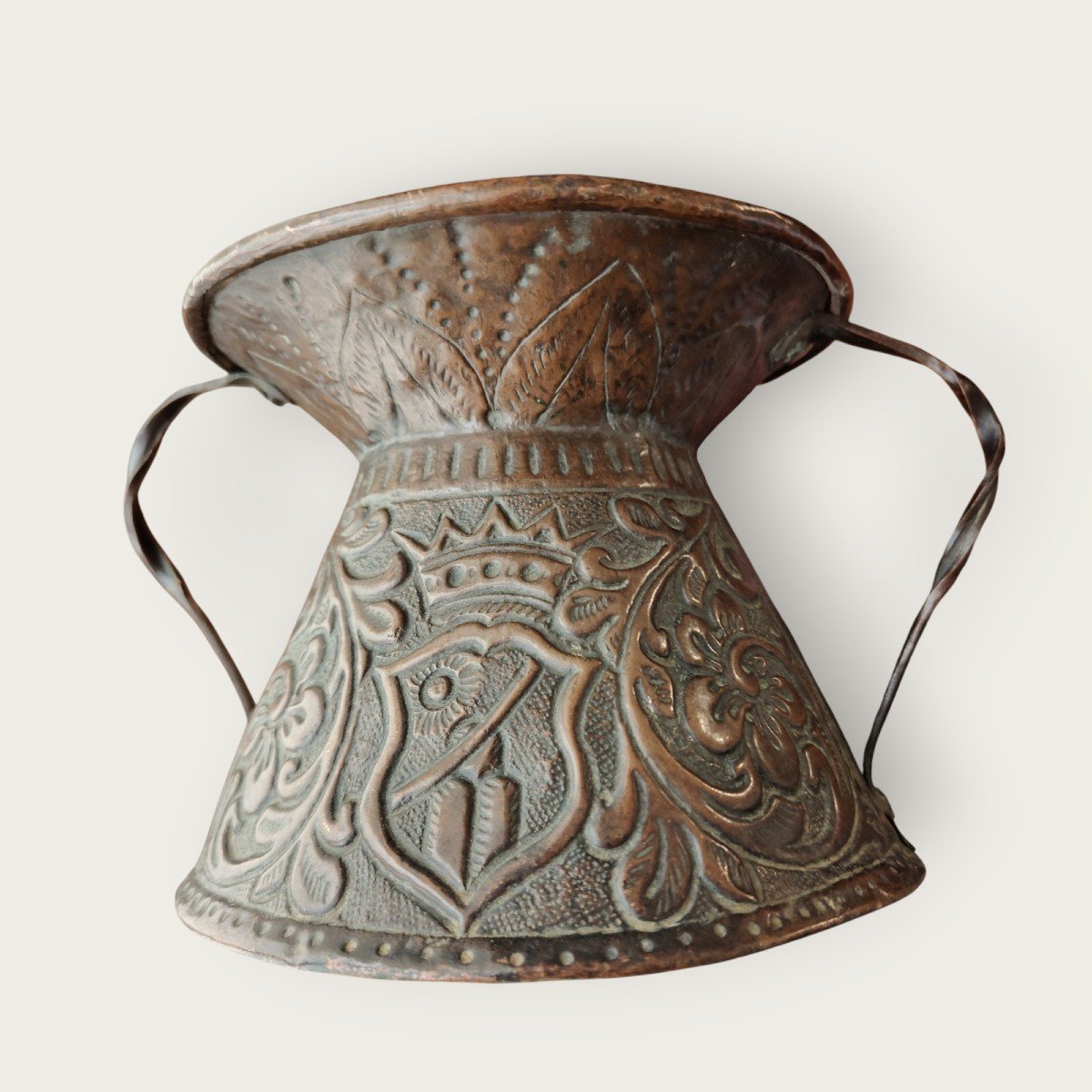 Small Embossed Copper Vase, Late 17th Century-photo-2