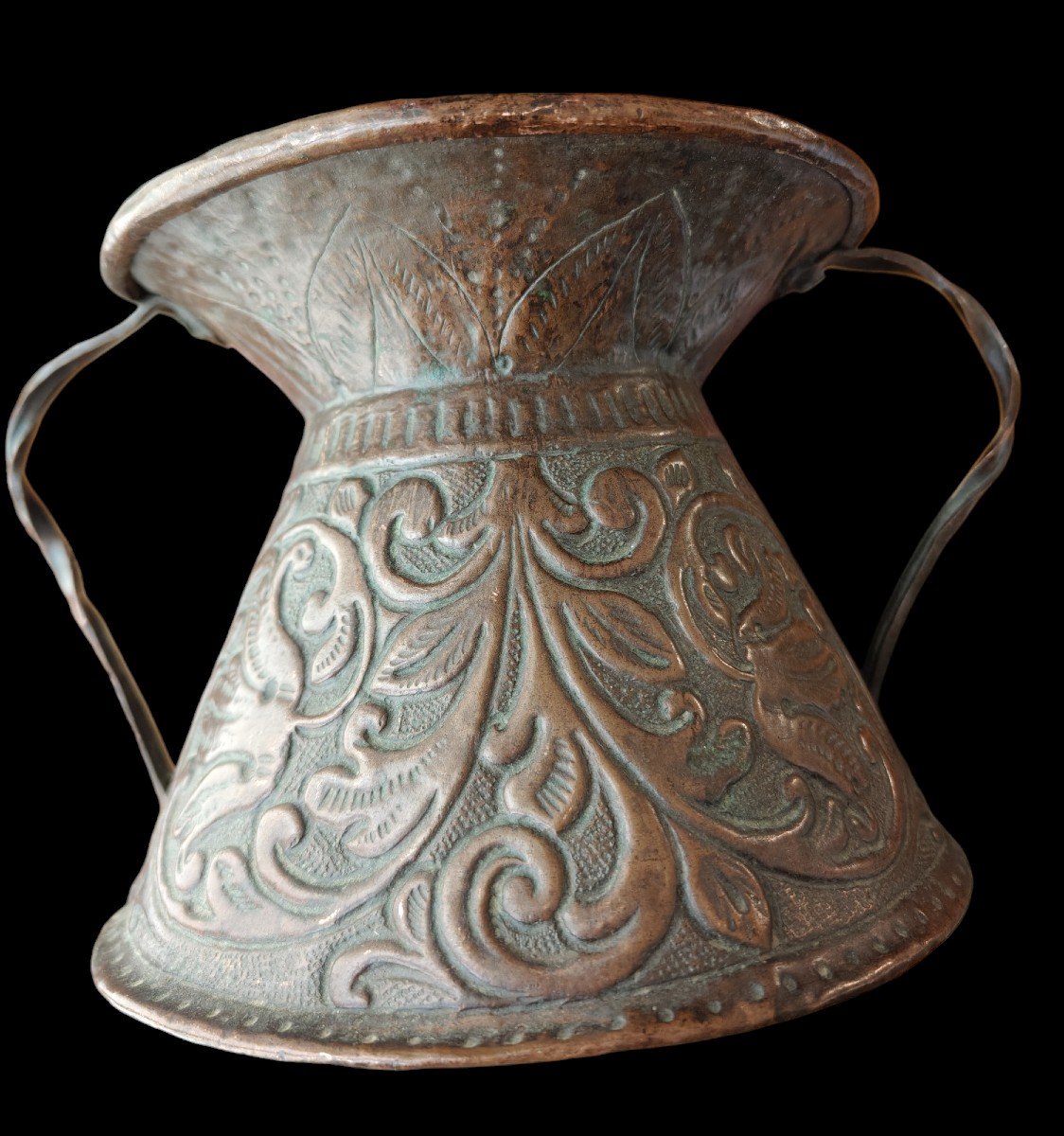 Small Embossed Copper Vase, Late 17th Century-photo-3