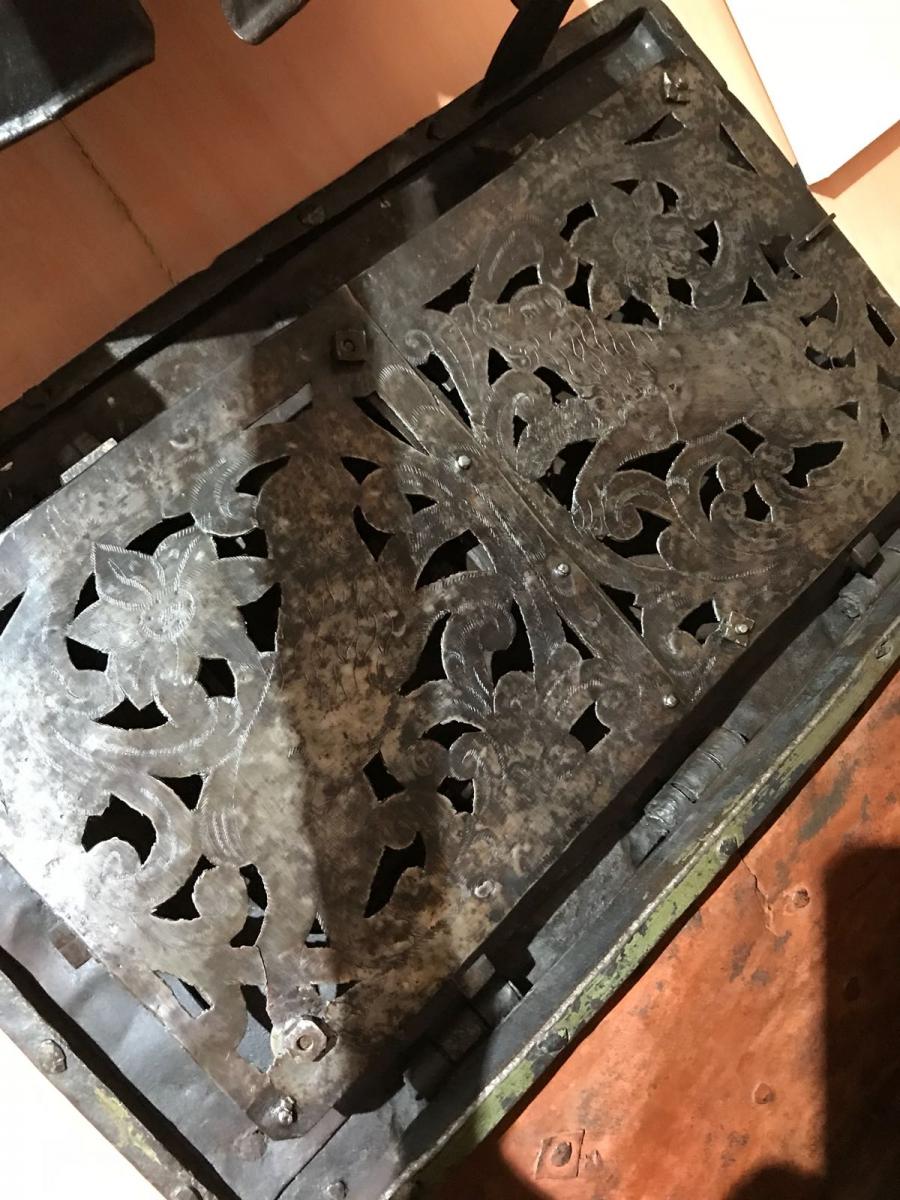 Nuremberg Iron Chest In Exceptional Conditions-photo-2