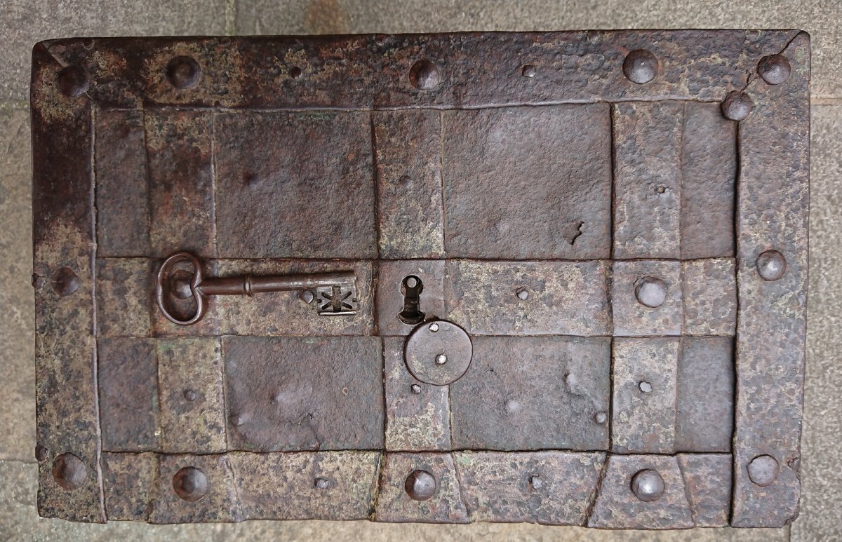 Safe Nuremberg Early Eighteenth Century-photo-4