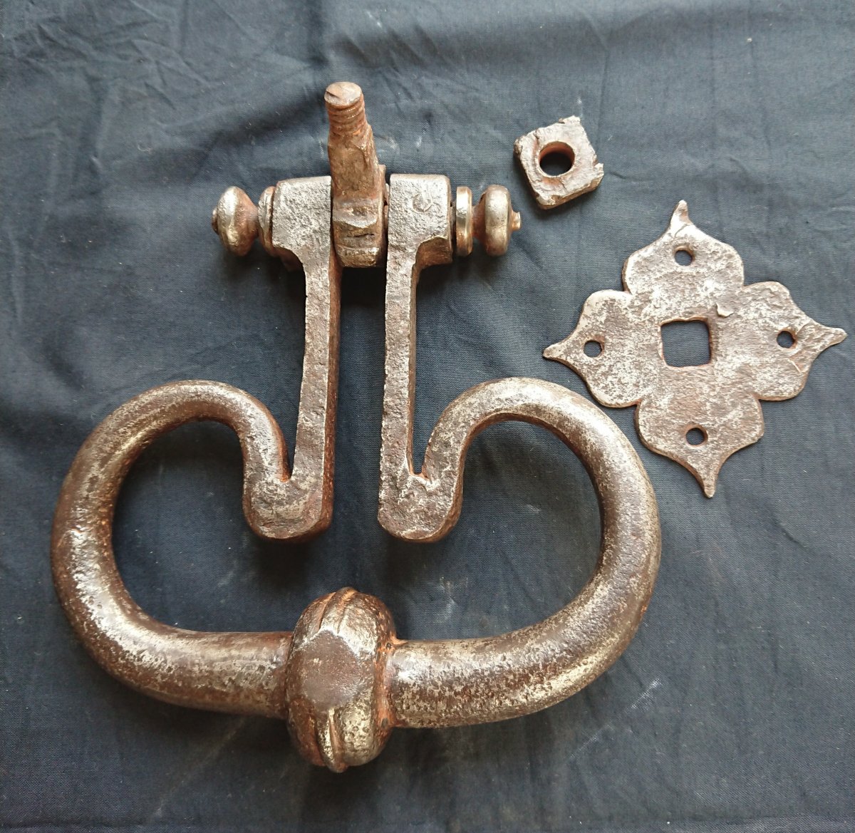 17th Century Wrought Iron Door Knocker-photo-4