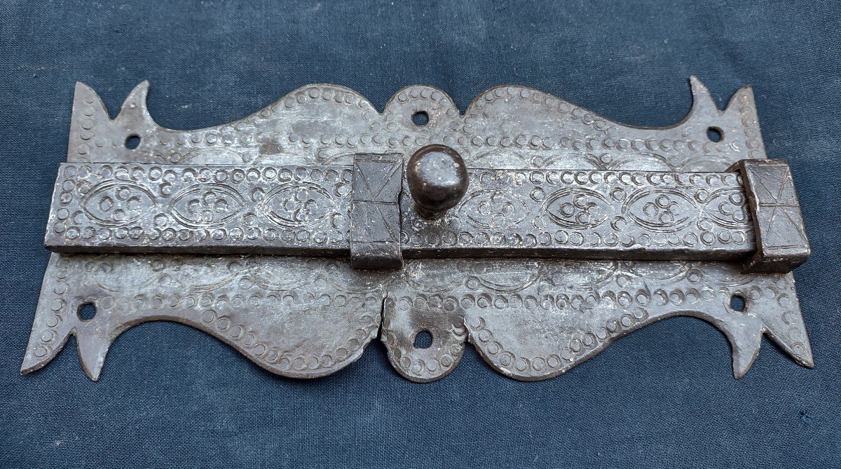 Wrought Iron And Chiseled Lock-photo-4