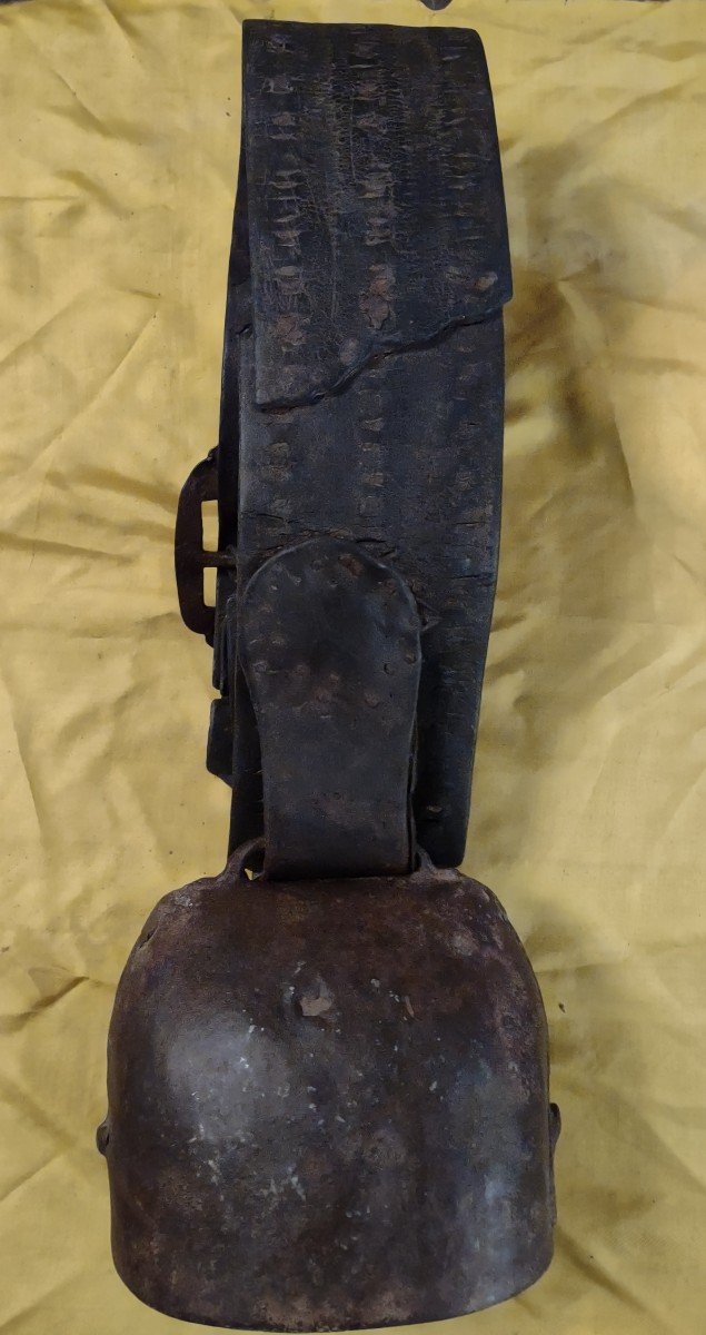 Large Iron Cow Bell With Leather Strap Nineteenth Century-photo-5