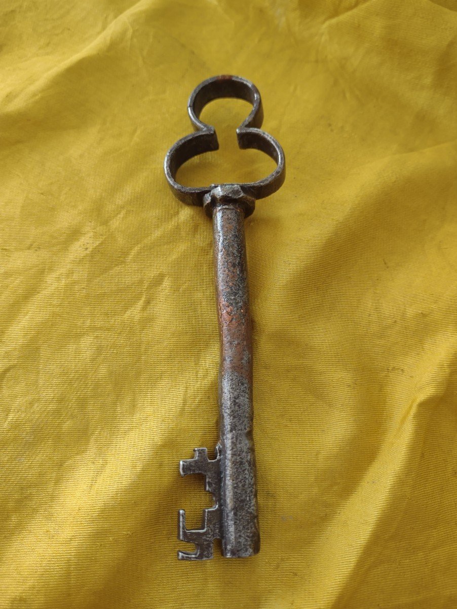 Wrought Iron Clover Key XV-xvith Century-photo-2