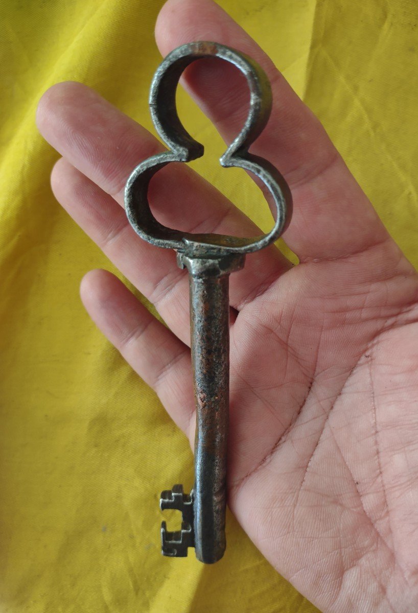 Wrought Iron Clover Key XV-xvith Century-photo-5