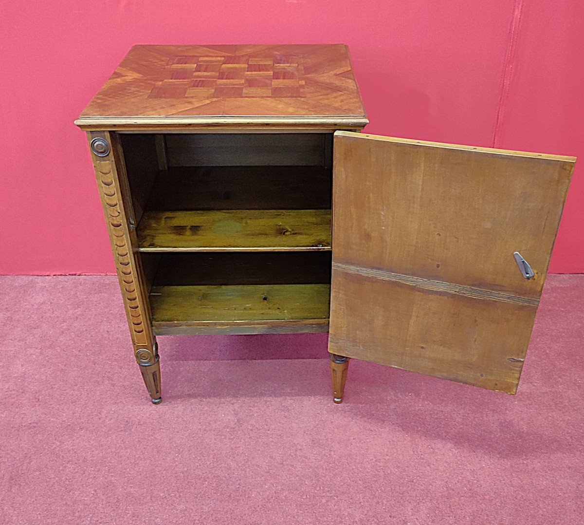 Small Cabinet With Door-photo-3