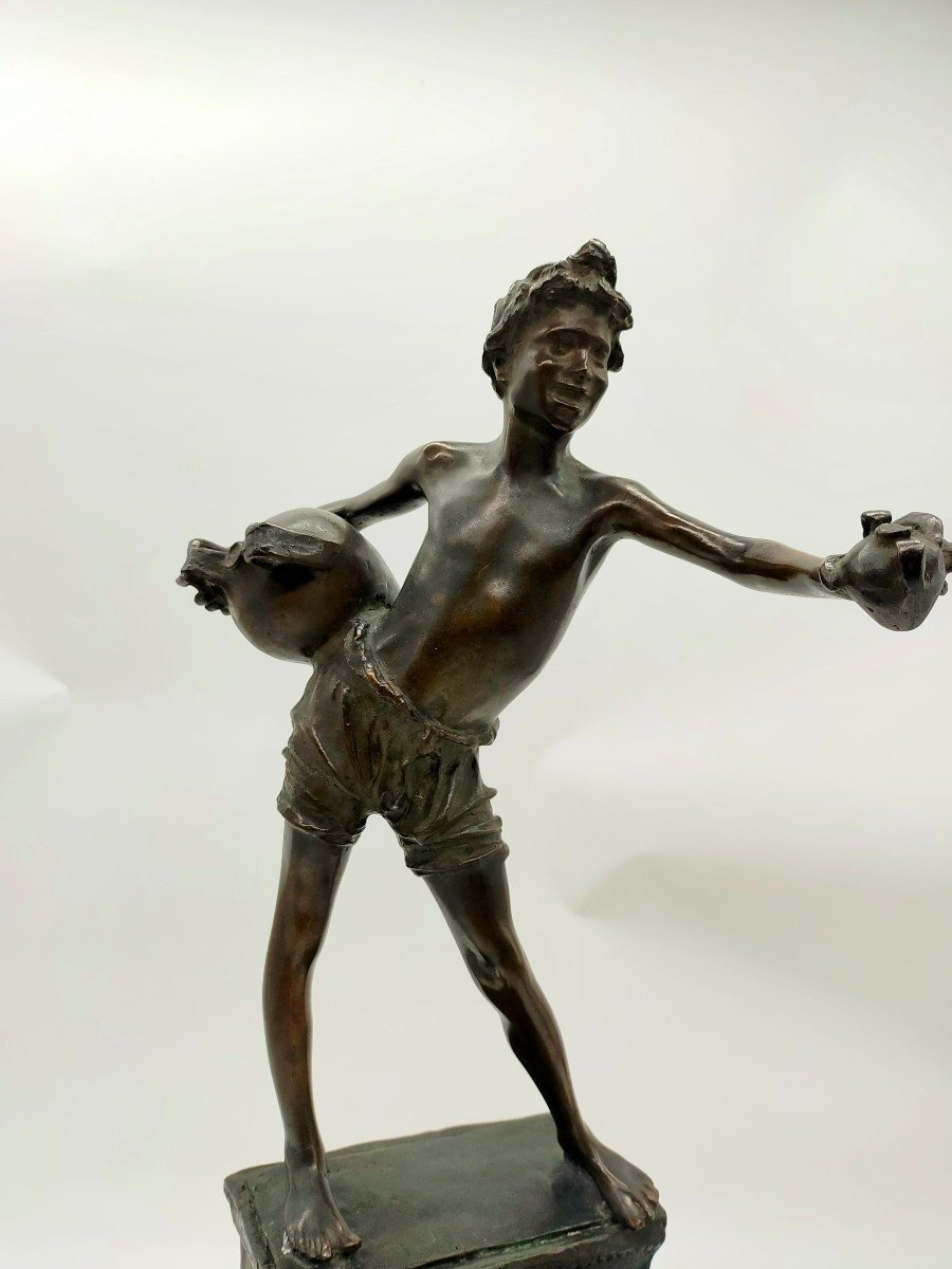 Bronze Sculpture Depicting "the Water Carrier" Of  Late 19th Century Period-photo-1