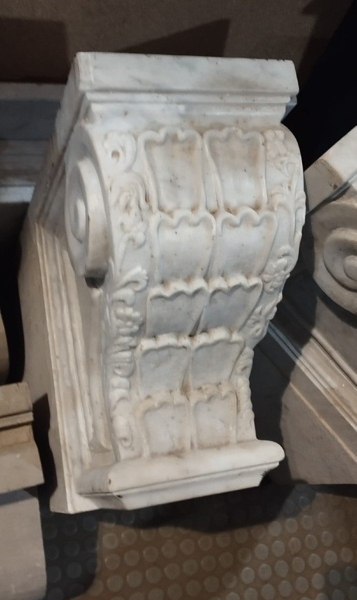 Pair Of Large Capitals, 18th Century Marble Brackets-photo-2