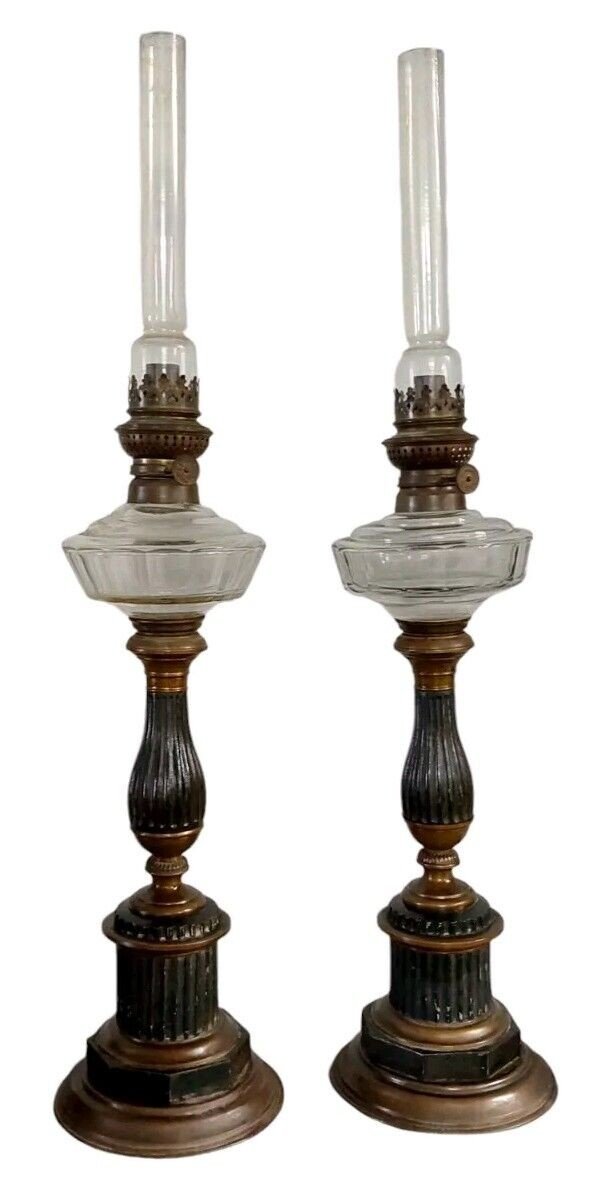 Paire De Lampes à Huile Anciennes En Métal Du 19ème Siècle Et Verre De Style Empire