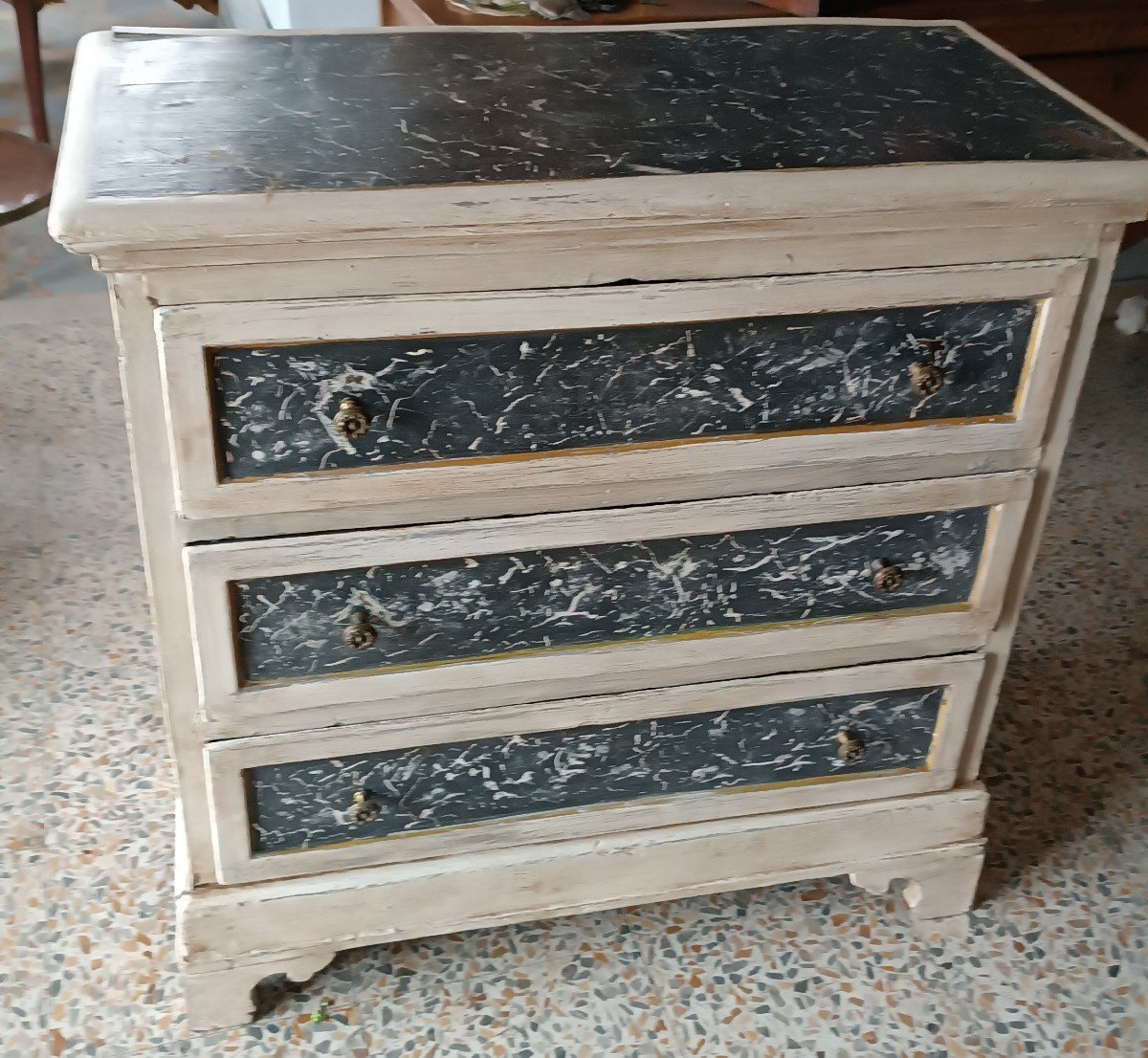 Small Lacquered Chest Of Drawers From 17th Century Tuscany-photo-2