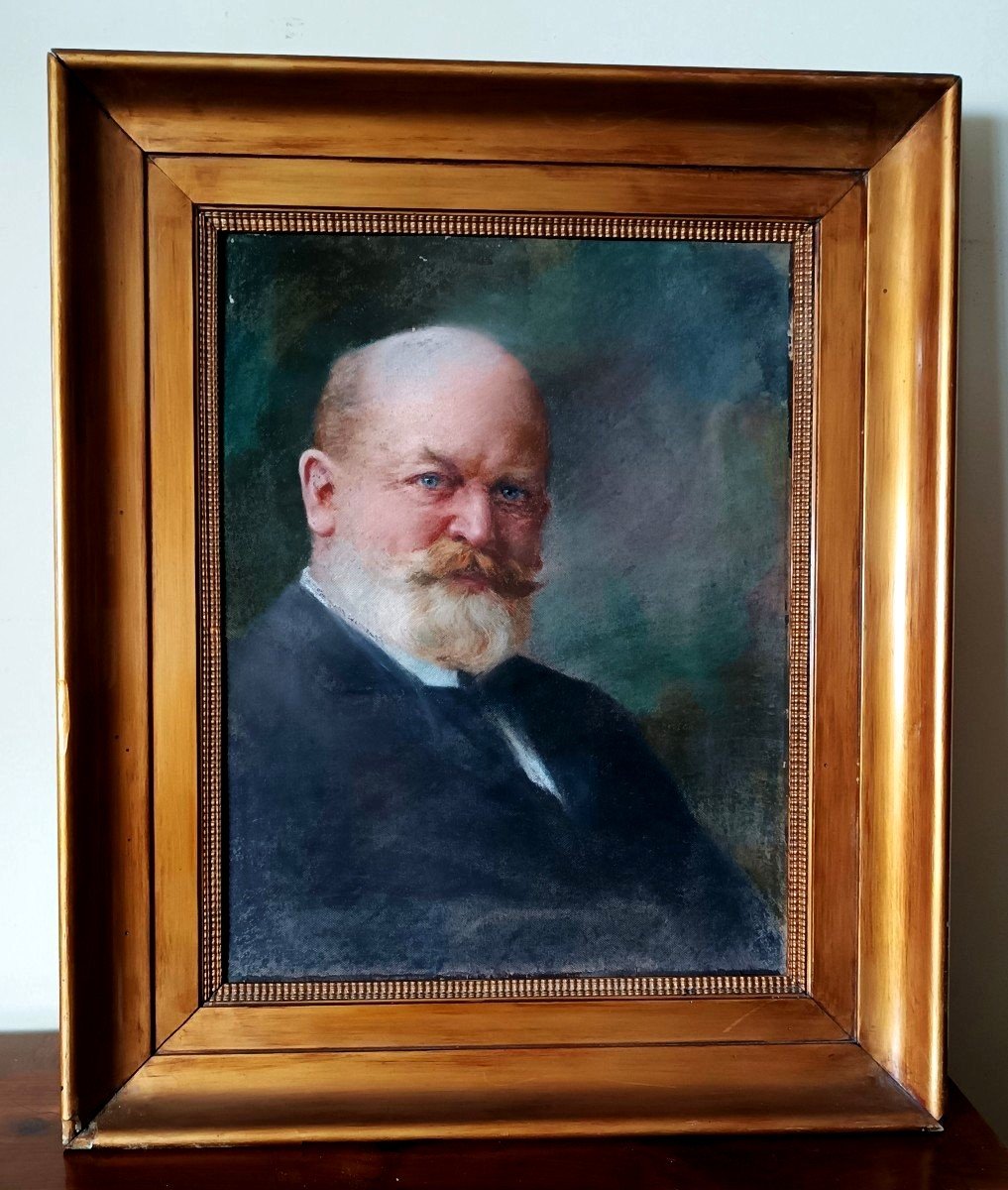 Pastel Painting Of A Man's Portrait Nineteenth Century