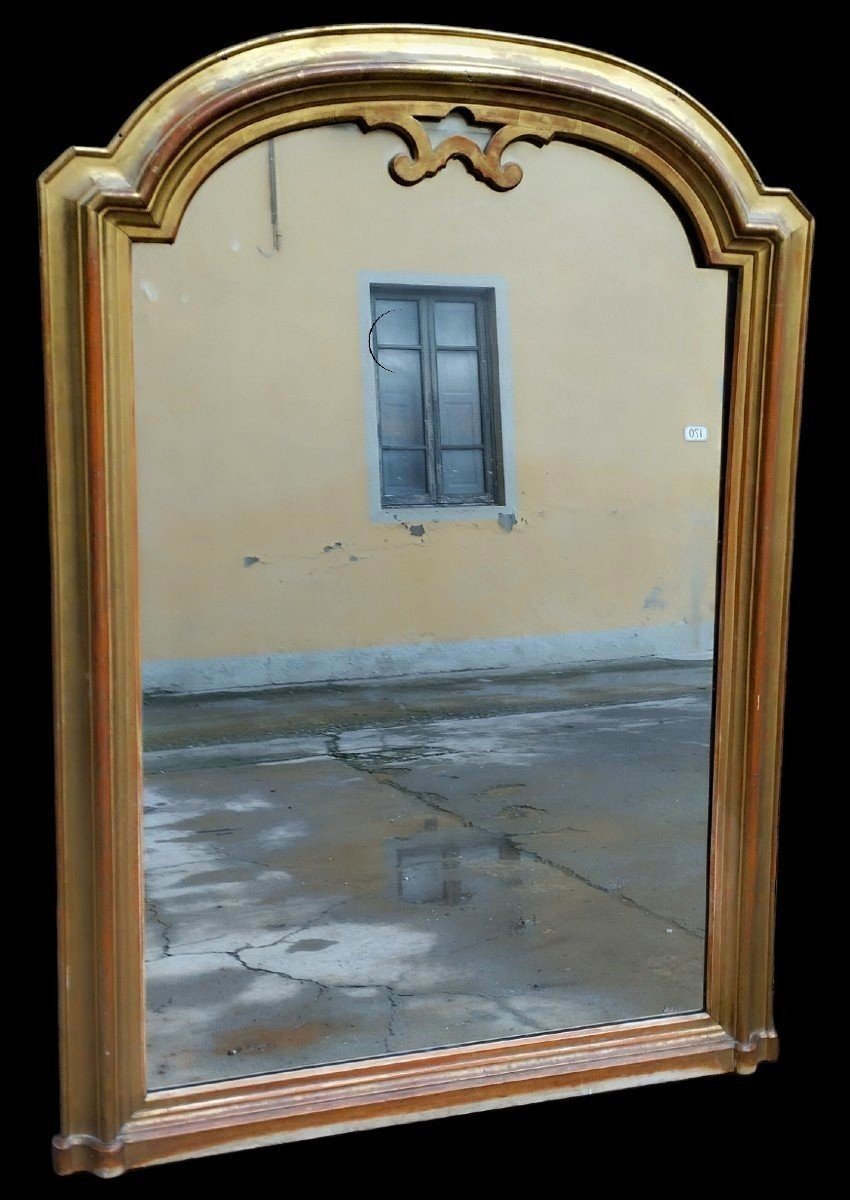 Grand Miroir En Bois Et Peinture Dorée , Période 800,