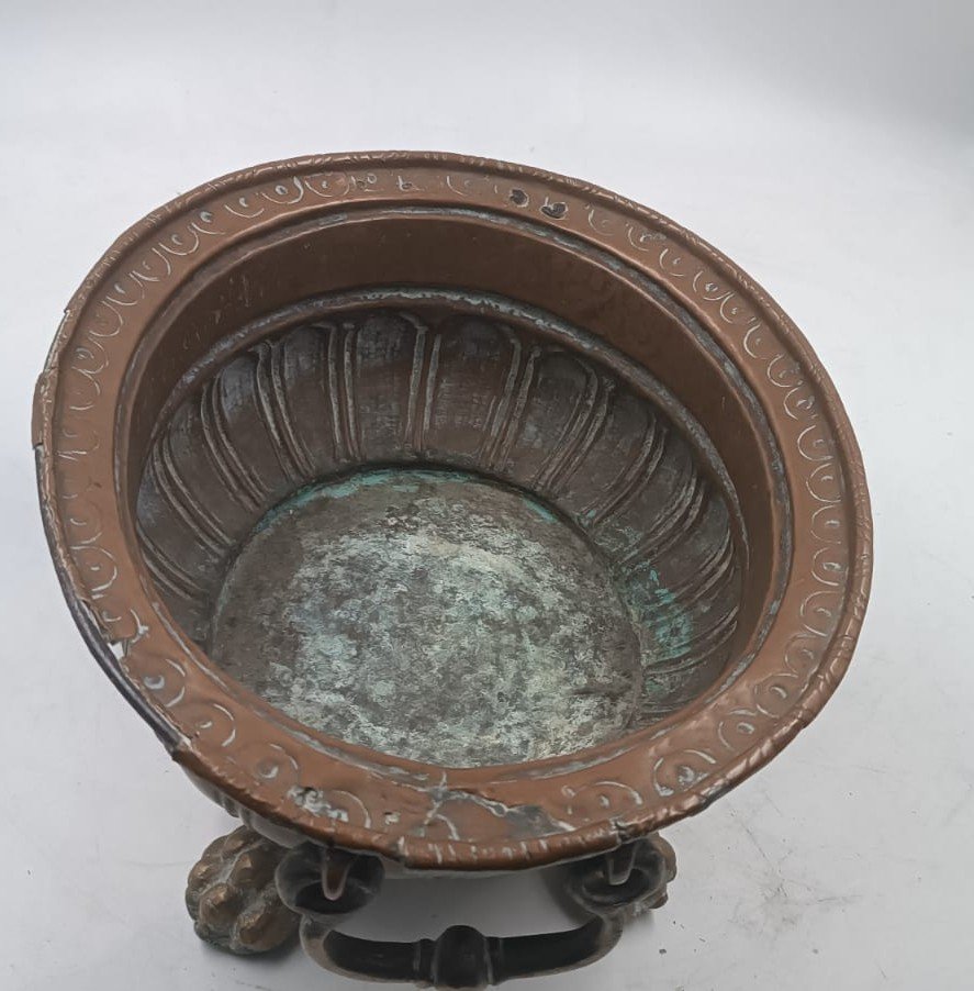 Embossed Copper Basin With Feral Feet Brass Origin Of Tuscany 17th Century-photo-3