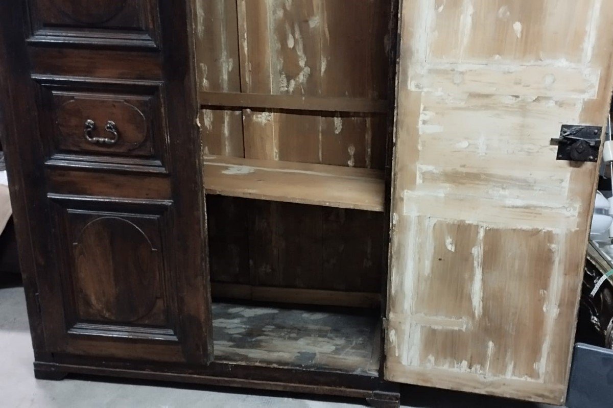 Antique 17th Century Tuscan Wardrobe-photo-1