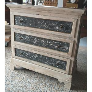 Small Lacquered Chest Of Drawers From 17th Century Tuscany