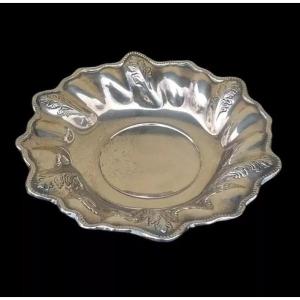 Centerpiece In Chiselled, Hallmarked 800 Silver, In Excellent Condition. Weight 187 Grams, Diam