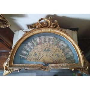 Antique Fan, End Of The 18th Century, Painted Paper And Wood And Gold - Antique Frame