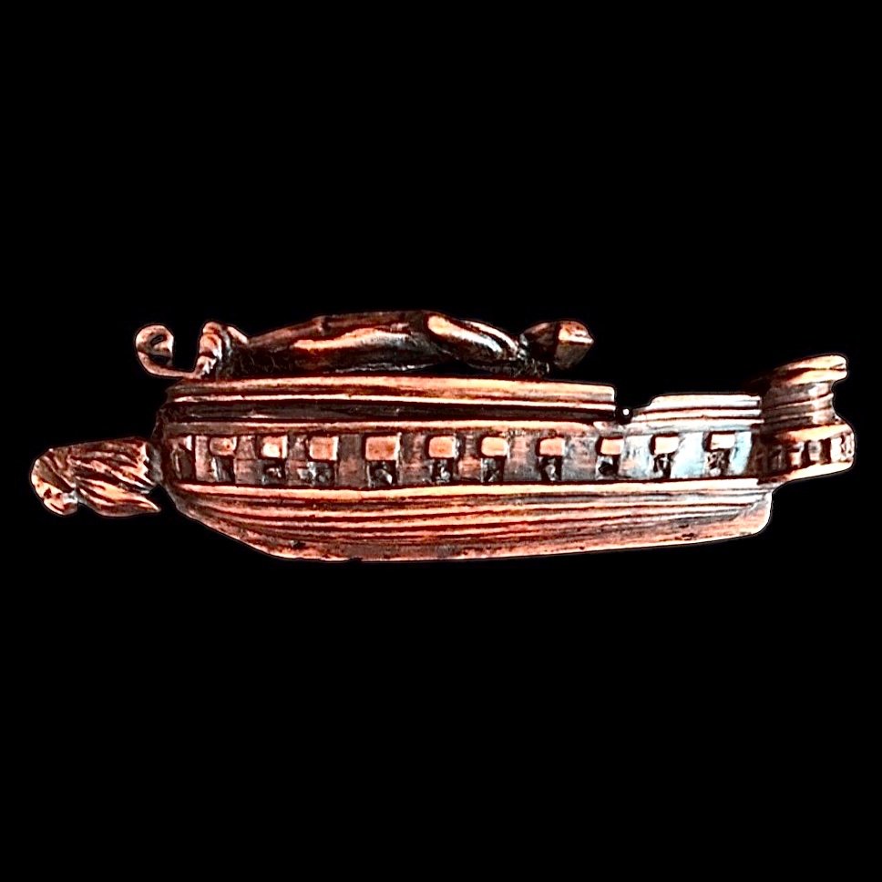 Boat-shaped Wooden Snuffbox With Napoleon On The Lid. France. -photo-2