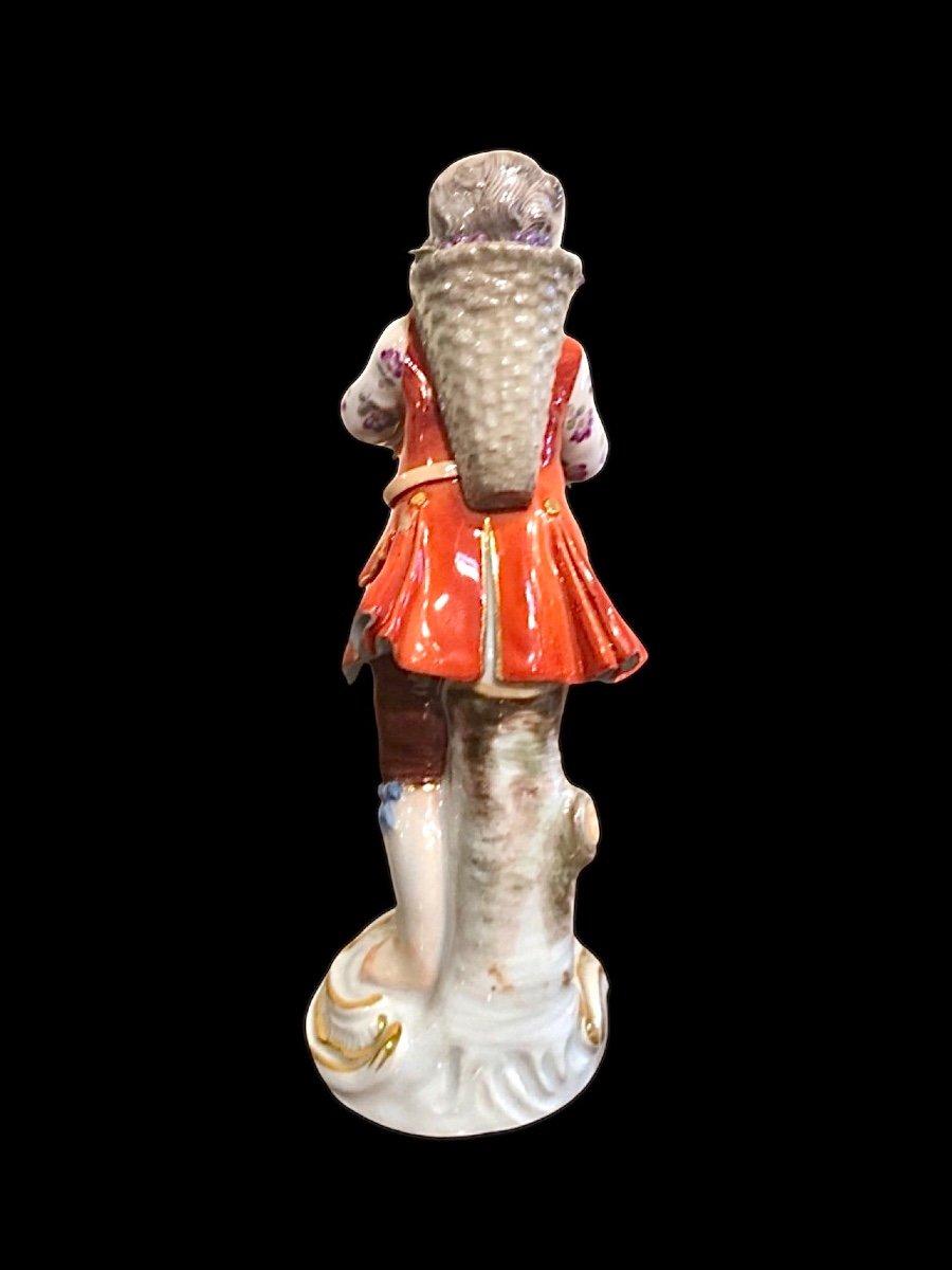 Porcelain Figurine With Male Figure With Basket. Meissen. -photo-4